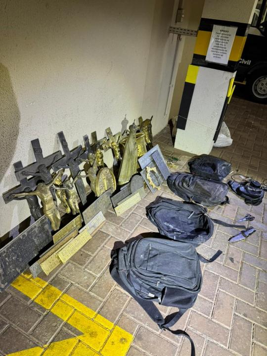 Foto 4 de 7 — Criminosos tentam novo furto em 24 horas no cemitério São Bento; entenda o caso